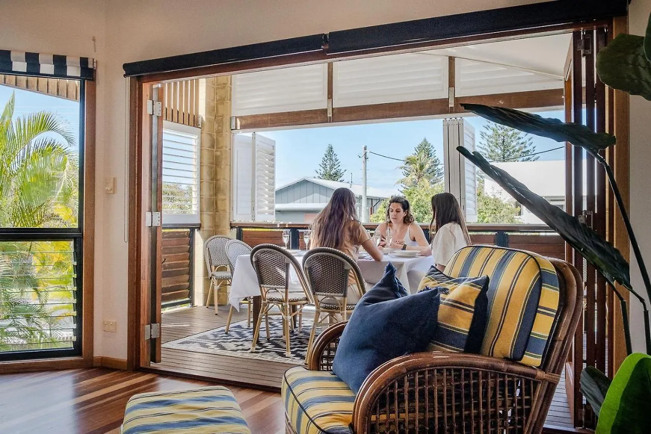 Coastal Getaway Across From Dicky Beach كالوندرا